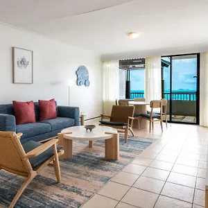 At Water's Edge 4* Airlie Beach